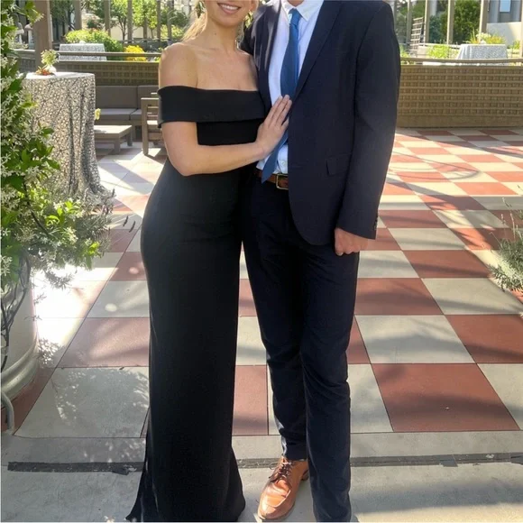 Lovers + Friends | Dresses | Lovers And Friends Small Galleria Gown Black  Off Shoulder Maxi Dress | Poshmark